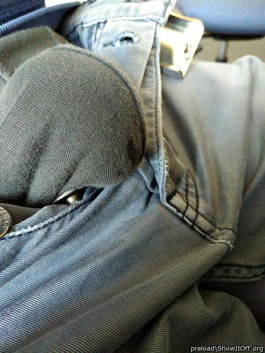 Damn bro, fat bulge!