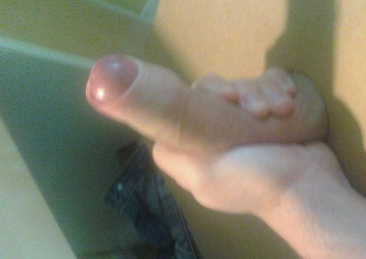Wish I was stroking that beauty   