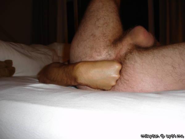   jaaaaaaa geil ! rein mit deiner faust ins fickloch  
