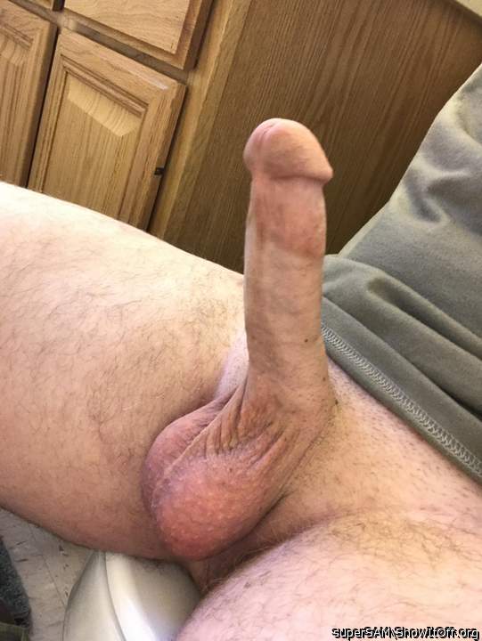 je peux m'asseoir dessus et te faire ejaculer en moi ,,,, pe