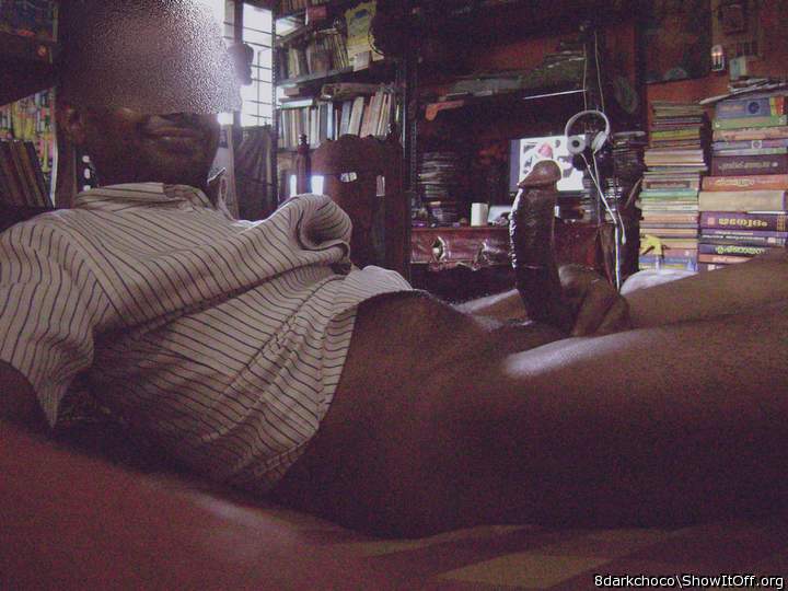 Photo of a stiffie from 8darkchoco
