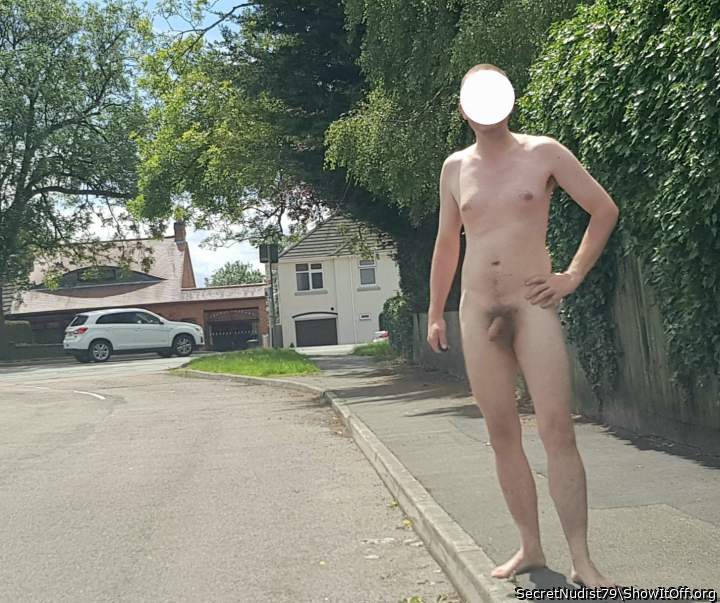 Photo of a bald-headed mouse from SecretNudist79