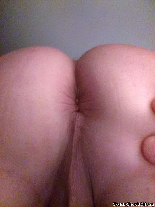 FABULOUS ASS CHEEKS and HOT HOLE    