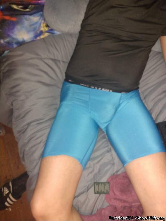 your legs and bulge look so good in blue 