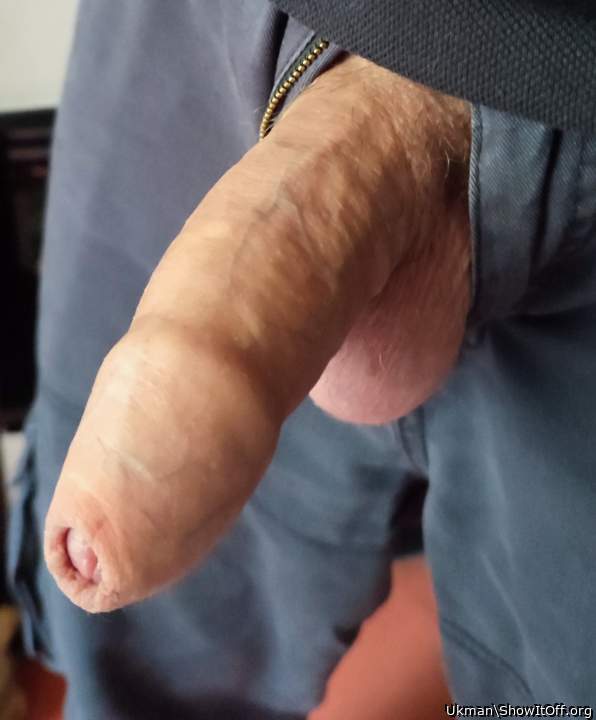 Great uncircumcised cock 