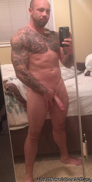 Naked guy selfie