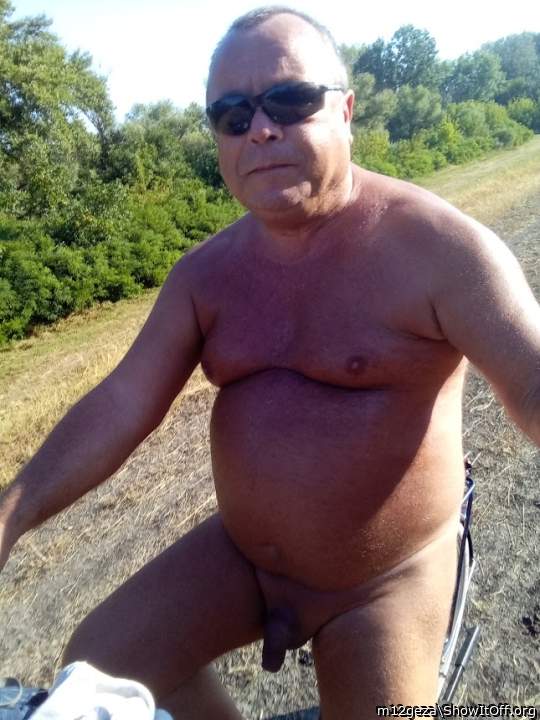 I like to ride in the bycikle to  