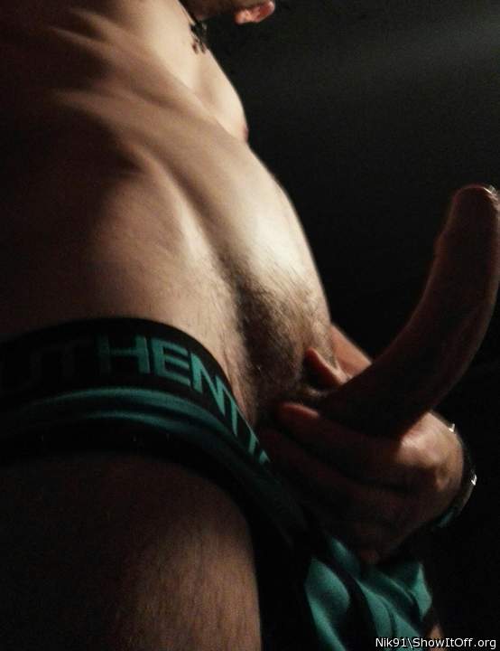 Amazing pic of your sexy body and huge cock!