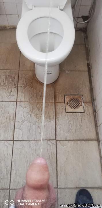 Nice pissing !! 
