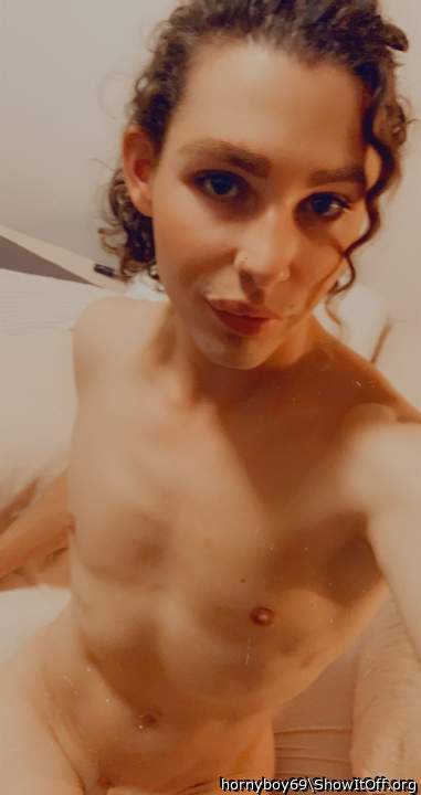 those eyes, those lips, those NIPPLES omg!