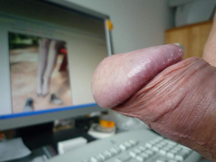 Adult image from nylonlover