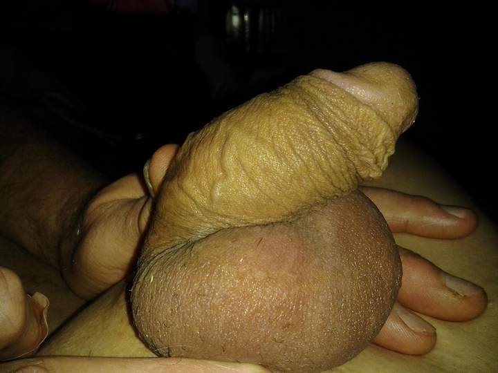 Photo of a hot dog from basketcruiser