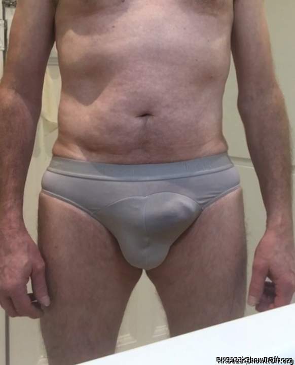 Spectacular bulge, nice tight sexy briefs    