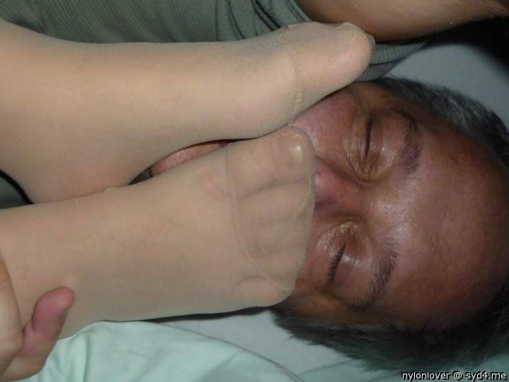 Love to smell her feet