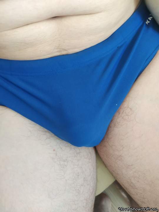 You can clearly see that it's circumcised!!!