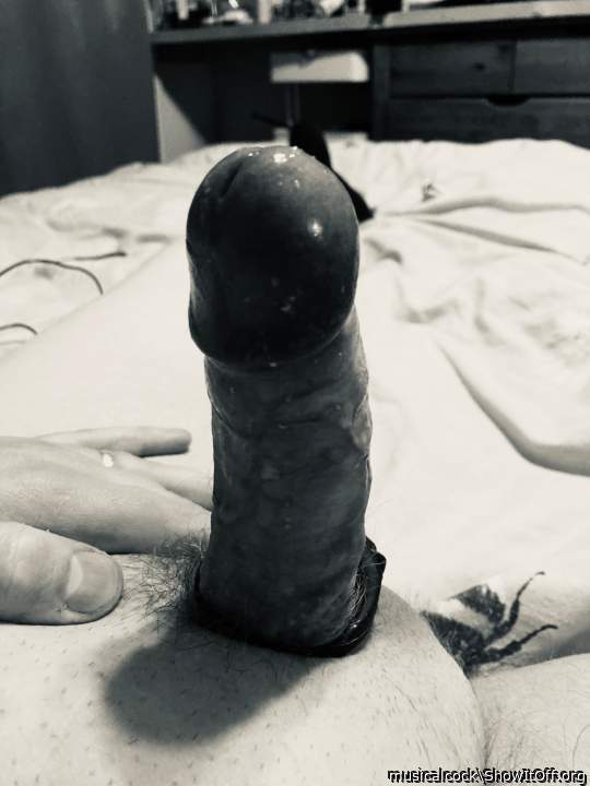 so horny, wanna cum all over it