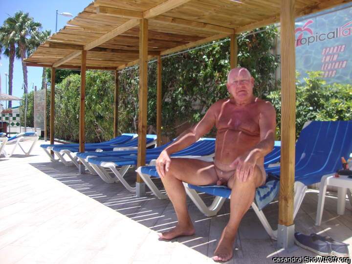At Tropical la Zona gay bungalows