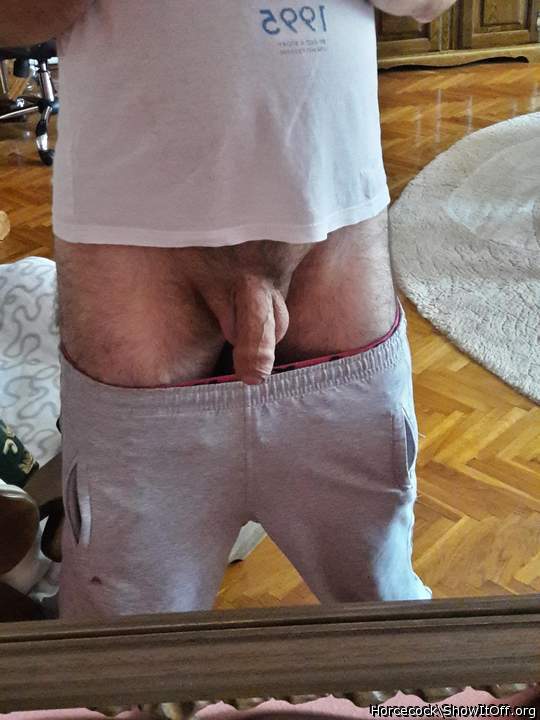 Photo of a bald-headed mouse from massivecock