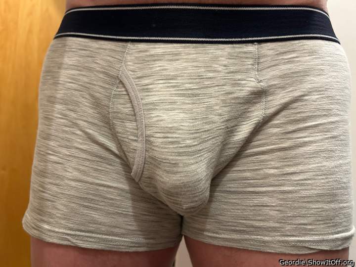 Photo of a middle leg from Geordie