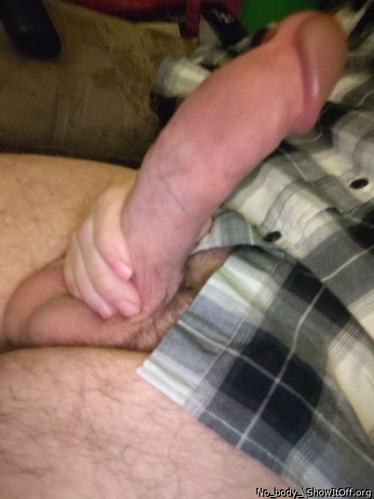 I'd love to suck a load from your hot thick cock 