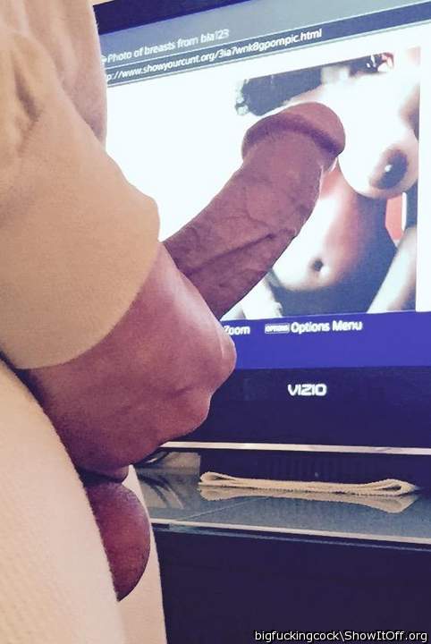 That is a sexy dick, very yummy!  