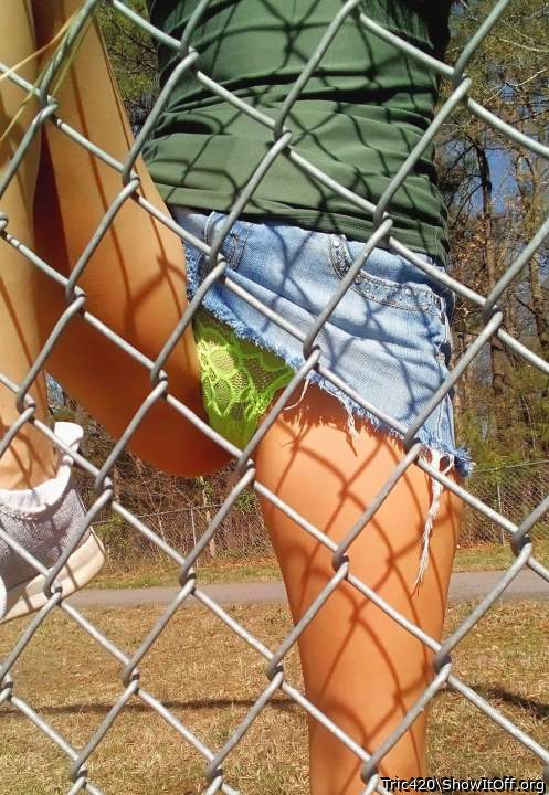 Can I stick my cock through that fence and rub it on your cr