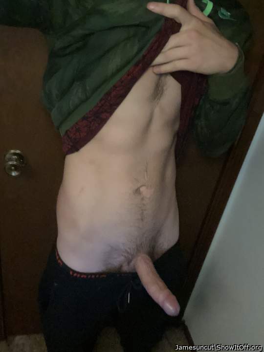 I need a girl to deepthroat me