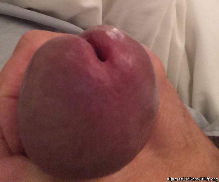 gorgeous cockhead with deep and long slit MMMM