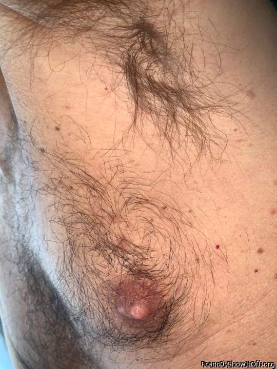 Love all that pit hair ~