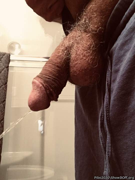 Love pissng cocks! Makes me instant hard 