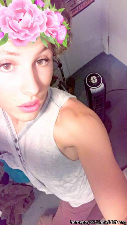 you are FREAKING BEAUTIFUL!!!!!!!    