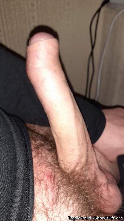 Fuck thats a big cock&#8252;&#65039;&#8252;&#65039; I would
