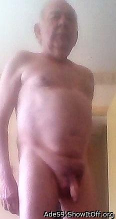 Mmmm,daddy,your so hot,i love you and want your body!!!!   