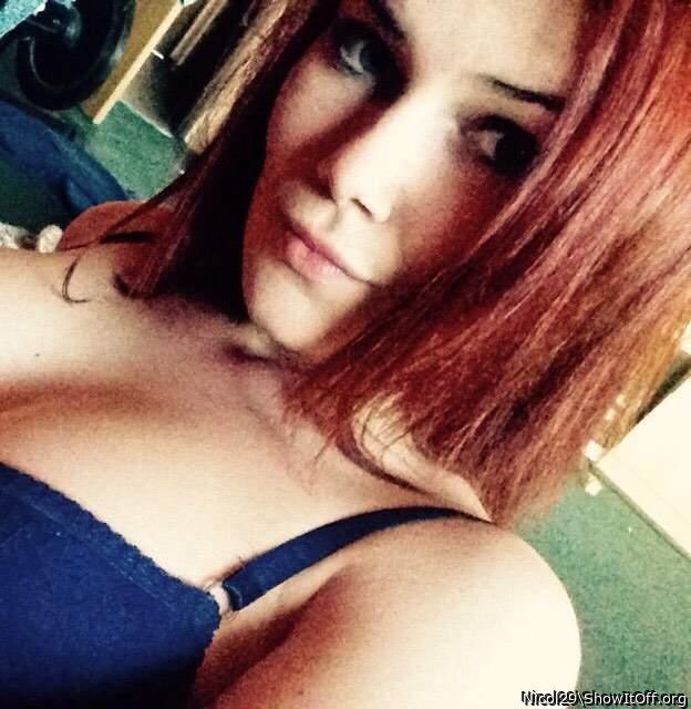 You're a very pretty girl, beautiful eyes and very kissable 