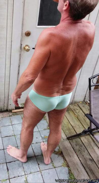 I agree, that is an AMAZING ARSE, hotlicker69!

Thanks for