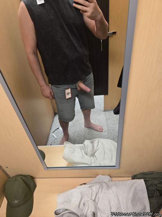 Photo of a middle leg from 702Sinner