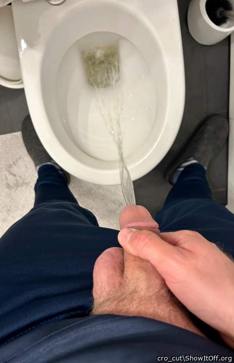 i wish i were on my knees it front of your hot pissing cock 