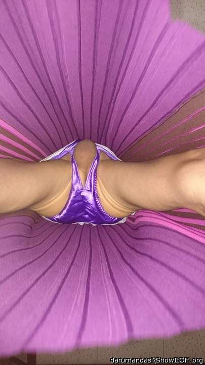    wow I love up skirt pics