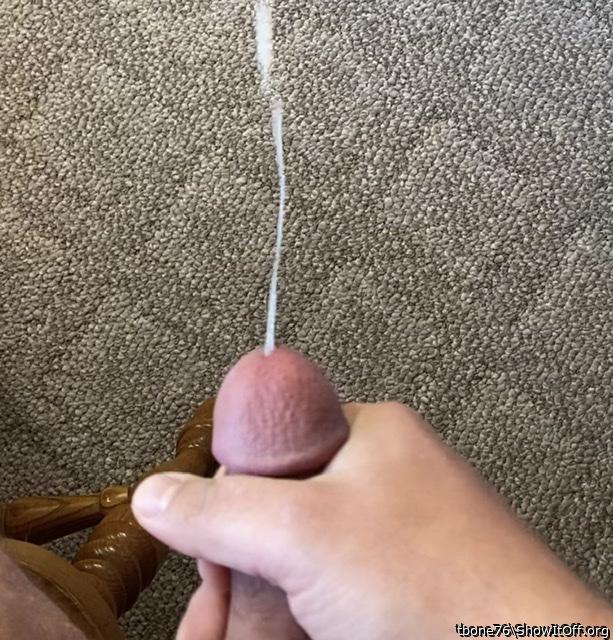 Mmmmm I would love to feel that hit the back of my throat 
