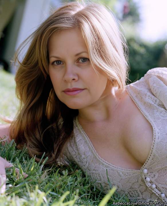 Cum lay with me in the long grass so I can admire your beaut